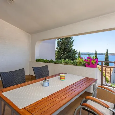 Apartament In With Wifi Omišalj