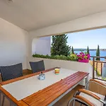 Apartament Cozy In With Wifi Omišalj